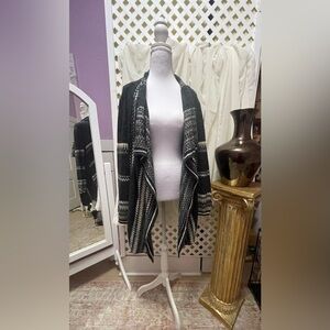 Chic Black and White Patterned Open Front Sweater